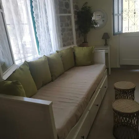 Afroessa Ithaca Apartmán *